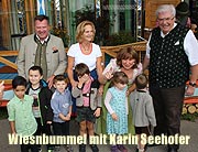Oktoberfest 2016 - Wiesnbummel mit Karin Seehofer und Kindern aus verschiedenen Kinder- und Jugendeinrichtungen am 27.09.2016 (©Foto: Martin Schmitz) 